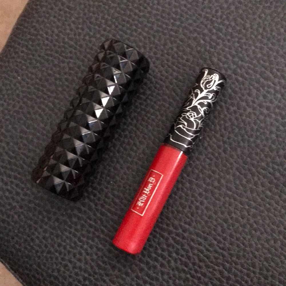 Kat von d lipsticks |